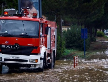 Κυκλώνας Ζορμπάς: Κλειστοί δρόμοι - Πού παρατηρούνται προβλήματα